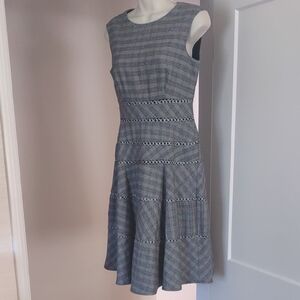 Taylor Gray Sleeveless Plaid Tiered Fully Lined Midi Dress - Size 4
